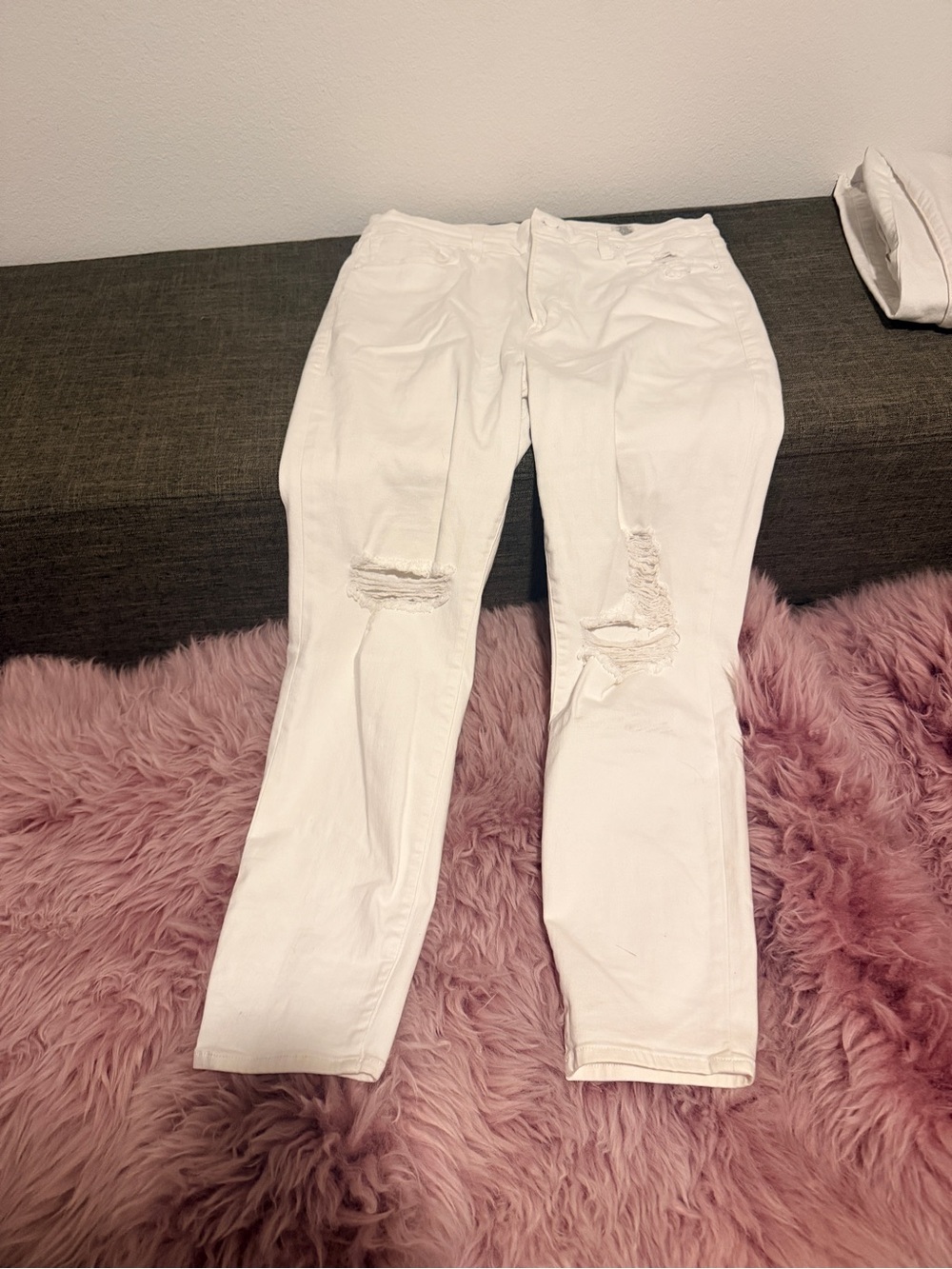 Good American White Skinny Jeans - Good Waist - Distressed Casual